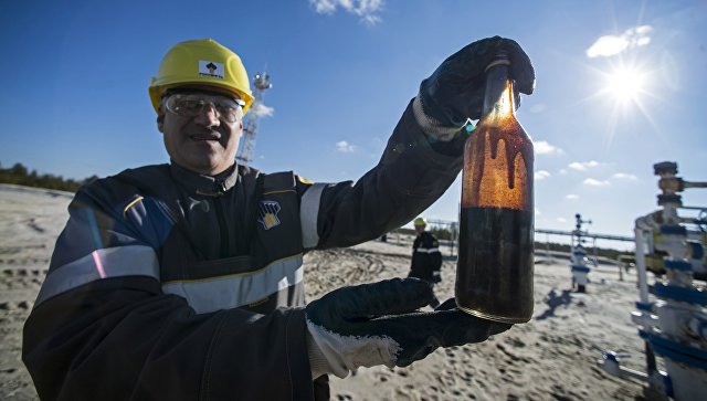Россия увеличила добычу нефти на 4% до 11 млн баррелей в день - агентство