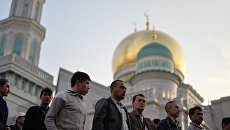 Праздник Курбан-Байрам в Московской Соборной мечети. Архивное фото Праздник Курбан-Байрам в Московской Соборной мечети. Архивное фото