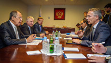 Министр иностранных дел РФ Сергей Лавров и генеральный секретарь НАТО Йенс Столтенберг в Нью-Йорке, США. 21 сентября 2016 Министр иностранных дел РФ Сергей Лавров и генеральный секретарь НАТО Йенс Столтенберг в Нью-Йорке, США. 21 сентября 2016