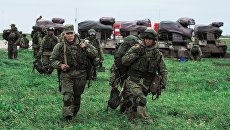 Военнослужащие после марш-броска на аэродром Дягилево в ходе учений ВДВ в Рязанской области Военнослужащие после марш-броска на аэродром Дягилево в ходе учений ВДВ в Рязанской области