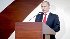 Президент РФ Владимир Путин во время совместного заявления для прессы по итогам российско-индийских переговоров в индийском штате Гоа. Октябрь 2016 Президент РФ Владимир Путин во время совместного заявления для прессы по итогам российско-индийских переговоров в индийском штате Гоа. Октябрь 2016