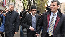 Сын вице-президента Лукойла Руслан Шамсуаров после оглашения приговора у здания Гагаринского суда Москвы Сын вице-президента Лукойла Руслан Шамсуаров после оглашения приговора у здания Гагаринского суда Москвы