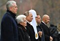 Президент РФ В. Путин и премьер-министр РФ Д. Медведев на церемонии открытия памятника князю Владимиру на Боровицкой площади в Москве Президент РФ В. Путин и премьер-министр РФ Д. Медведев на церемонии открытия памятника князю Владимиру на Боровицкой площади в Москве