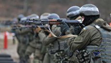Украинские военнослужащие во время учений. Архивное фото Украинские военнослужащие во время учений. Архивное фото