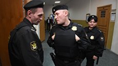 Судебные приставы. Архивное фото Судебные приставы. Архивное фото