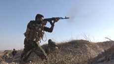 Сирийские солдаты атаковали боевиков на востоке Алеппо. Кадры перестрелки Сирийские солдаты атаковали боевиков на востоке Алеппо. Кадры перестрелки