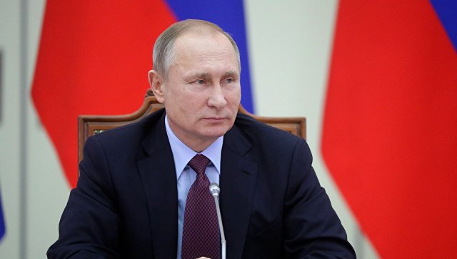 Путин поздравил судей с 15-летием Конституционного суда