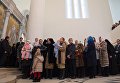 Верующие на службе в Троицком кафедральном соборе при Русском духовно-культурном центре в Париже Верующие на службе в Троицком кафедральном соборе при Русском духовно-культурном центре в Париже