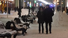 Прохожие в Москве после снегопада Прохожие в Москве после снегопада