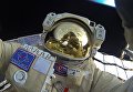 Селфи Юрия Маленченко во время выхода в открытый космос Селфи Юрия Маленченко во время выхода в открытый космос