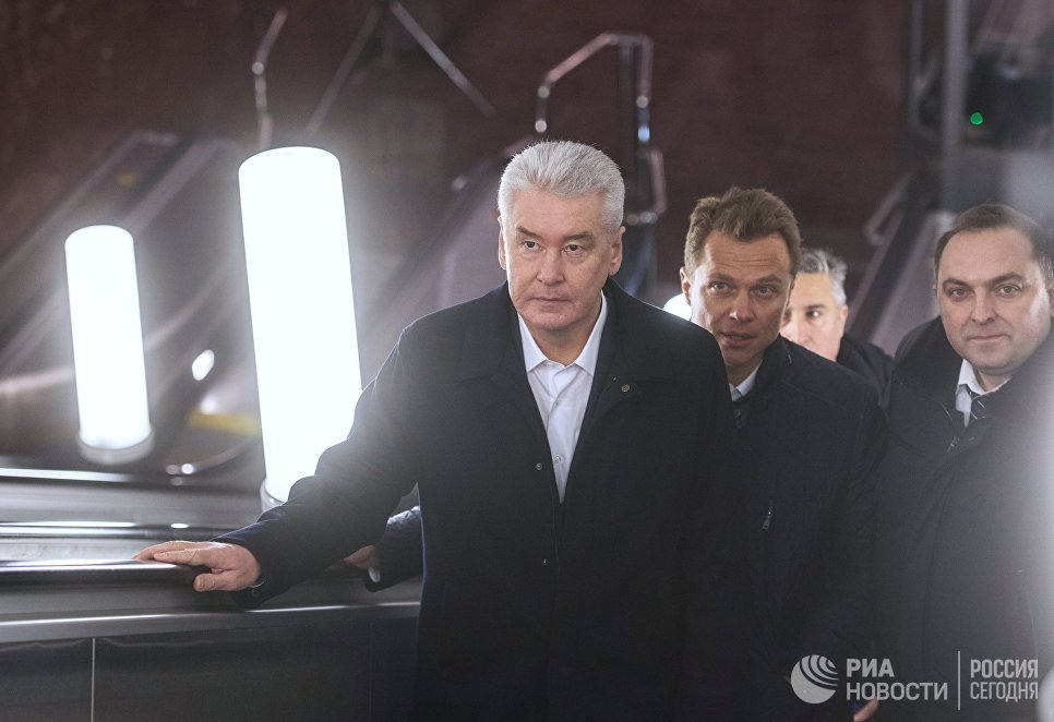 Мэр Москвы Сергей Собянин, заместитель мэра Москвы по вопросам транспорта и развития дорожно-транспортной инфраструктуры города Москвы Максим Ликсутов и начальник Московского метрополитена Дмитрий Пегов Мэр Москвы Сергей Собянин, заместитель мэра Москвы по вопросам транспорта и развития дорожно-транспортной инфраструктуры города Москвы Максим Ликсутов и начальник Московского метрополитена Дмитрий Пегов
