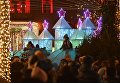 Горожане во время новогодних гуляний в Москве Горожане во время новогодних гуляний в Москве