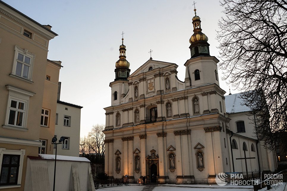 Бернардинский костел в Кракове Бернардинский костел в Кракове