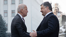 Президент Украины Петр Порошенко и вице-президент США Джо Байден во время встречи в Киеве. 16 января 2017 Президент Украины Петр Порошенко и вице-президент США Джо Байден во время встречи в Киеве. 16 января 2017