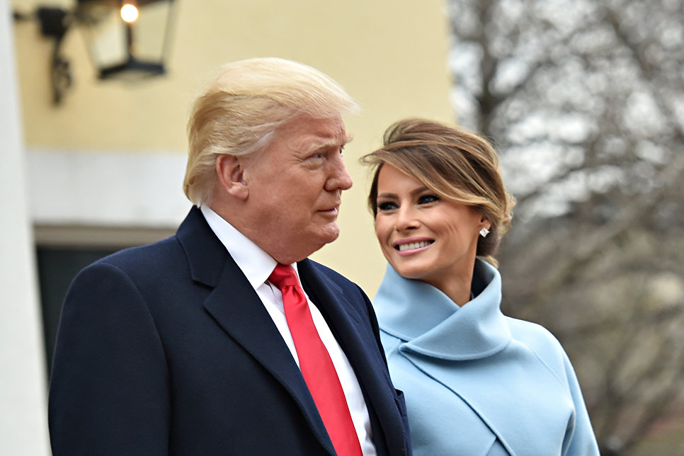Избранный президент США Дональд Трамп и его жена Мелания возле церкви Святого Иоанна. 20 января 2017