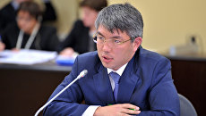 Временно исполняющий обязанности главы Республики Бурятия Алексей Цыденов. Архивное фото Временно исполняющий обязанности главы Республики Бурятия Алексей Цыденов. Архивное фото