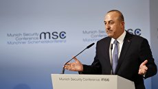 Глава МИД Турции Мевлют Чавушоглу на конференции по безопасности в Мюнхене Глава МИД Турции Мевлют Чавушоглу на конференции по безопасности в Мюнхене