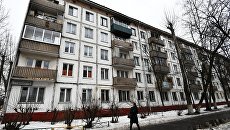 Пятиэтажный жилой дом в районе Кузьминки. Архивное фото Пятиэтажный жилой дом в районе Кузьминки. Архивное фото