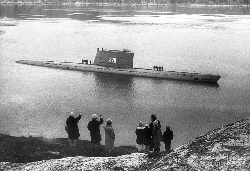 Подводная лодка Краснознаменного Северного флота вернулась из длительного похода Подводная лодка Краснознаменного Северного флота вернулась из длительного похода