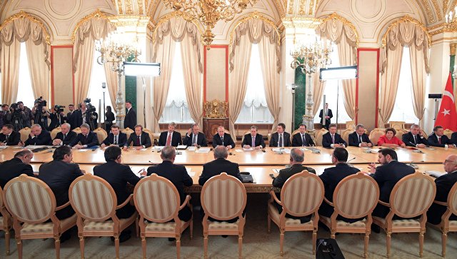 Президент РФ Владимир Путин на шестом заседании Совета сотрудничества высшего уровня между Российской Федерацией и Турецкой Республикой. 10 марта 2017