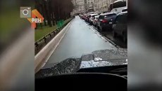 Полиция изучает видео с заездом Gelandewagen по тротуару в Москве Полиция изучает видео с заездом Gelandewagen по тротуару в Москве