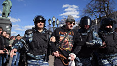 Несанкционированная акция на Пушкинской площади в Москве. 26 марта 2017 Несанкционированная акция на Пушкинской площади в Москве. 26 марта 2017