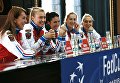Спортсменки сборной России: Анастасия Павлюченкова, Мария Шарапова, капитан женской сборной России Анастасия Мыскина, Екатерина Макарова и Елена Веснина Спортсменки сборной России: Анастасия Павлюченкова, Мария Шарапова, капитан женской сборной России Анастасия Мыскина, Екатерина Макарова и Елена Веснина