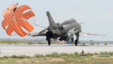 Самолет сирийских военно-воздушных сил на аэродроме Шайрат. 8 апреля 2017 Самолет сирийских военно-воздушных сил на аэродроме Шайрат. 8 апреля 2017