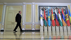 Президент Казахстана Нурсултан Назарбаев перед началом заседания совета ЕАЭС. Архивное фото Президент Казахстана Нурсултан Назарбаев перед началом заседания совета ЕАЭС. Архивное фото