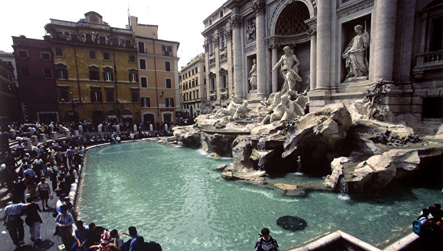 Столица Италии – Рим. Фонтан Треви. Архивное фото