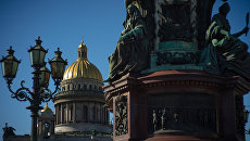 Исаакиевский собор в Санкт-Петербурге. Архивное фото Исаакиевский собор в Санкт-Петербурге. Архивное фото