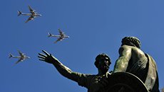 Стратегические бомбардировщики-ракетоносцы Ту-95 МС на генеральной репетиции военного парада в Москве, 7 мая 2017 Стратегические бомбардировщики-ракетоносцы Ту-95 МС на генеральной репетиции военного парада в Москве, 7 мая 2017