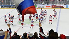Российские болельщики радуются победе сборной в матче группового этапа чемпионата мира по хоккею 2017. Архивное фото Российские болельщики радуются победе сборной в матче группового этапа чемпионата мира по хоккею 2017. Архивное фото