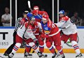 Игровой момент в матче 1/4 финала чемпионата мира по хоккею 2017 между сборными командами России и Чехии Игровой момент в матче 1/4 финала чемпионата мира по хоккею 2017 между сборными командами России и Чехии