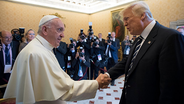 Картинки по запросу трамп и папа римский