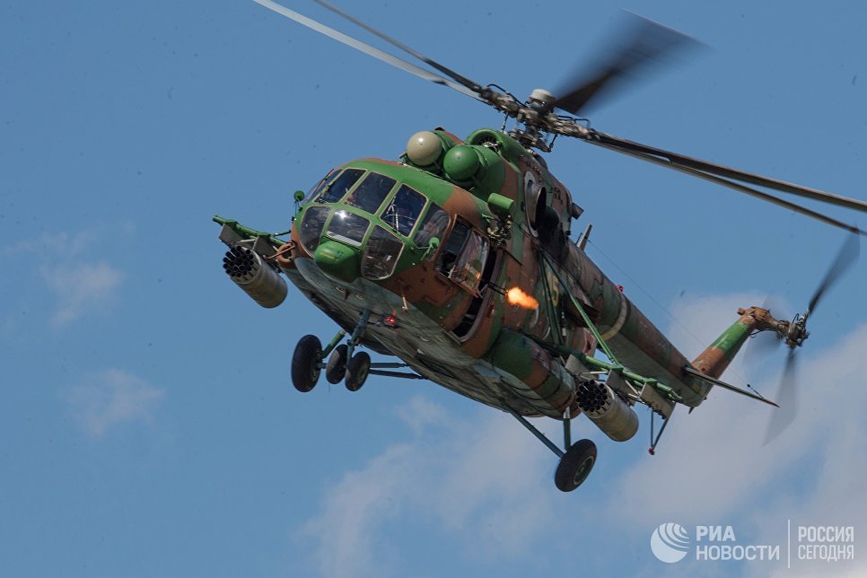 Вертолет Ми-8 на показательных выступлениях спецподразделений правоохранительных органов РФ на открытии выставки День передовых технологий правоохранительных органов РФ в Московской области Вертолет Ми-8 на показательных выступлениях спецподразделений правоохранительных органов РФ на открытии выставки День передовых технологий правоохранительных органов РФ в Московской области