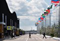 Флаги стран-участниц Санкт-Петербургского международного экономического форума 2017 у выставочного комплекса Ленэкспо Флаги стран-участниц Санкт-Петербургского международного экономического форума 2017 у выставочного комплекса Ленэкспо