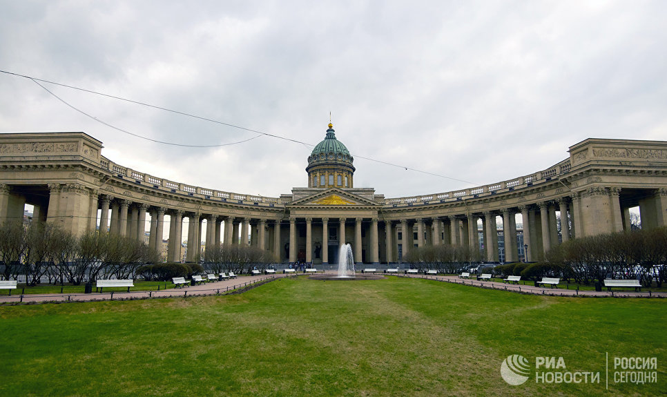 Открытие сезона фонтанов в Петербурге Открытие сезона фонтанов в Петербурге