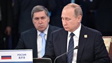 Президент РФ Владимир Путин на заседании совета глав государств - членов ШОС. 9 июня 2017 Президент РФ Владимир Путин на заседании совета глав государств - членов ШОС. 9 июня 2017