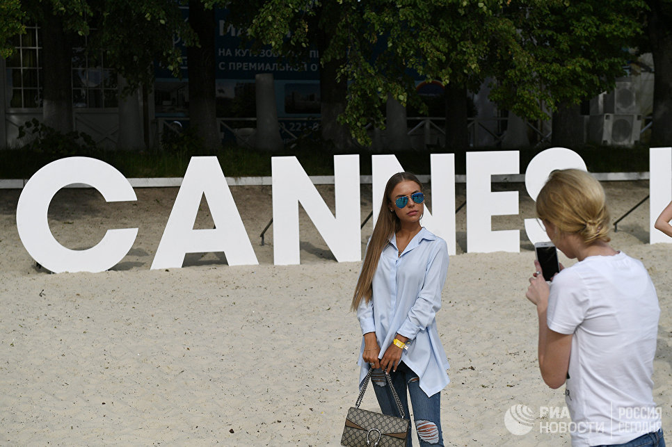 Посетители на фестивале-показе Каннские львы в Москве Посетители на фестивале-показе Каннские львы в Москве