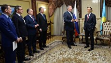 Заместитель председателя правительства РФ Дмитрий Рогозин и премьер-министр Казахстана Бакытжан Сагинтаев во время встречи в Астане. 13 июня 2017 Заместитель председателя правительства РФ Дмитрий Рогозин и премьер-министр Казахстана Бакытжан Сагинтаев во время встречи в Астане. 13 июня 2017