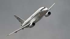 Самолет Sukhoi Superjet 100. Архивное фото Самолет Sukhoi Superjet 100. Архивное фото