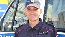 Кузбасский полицейский спас девочку, провалившуюся в глубокую яму Кузбасский полицейский спас девочку, провалившуюся в глубокую яму