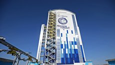 Мобильная башня обслуживания ракетного комплекса на космодроме Восточный в Амурской области. Архивное фото Мобильная башня обслуживания ракетного комплекса на космодроме Восточный в Амурской области. Архивное фото