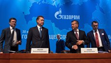 Председатель правления ПАО Газпром Алексей Миллер и председатель совета директоров ПАО Газпром Виктор Зубков во время годового собрания акционеров ПАО Газпром. 30 июня 2017 Председатель правления ПАО Газпром Алексей Миллер и председатель совета директоров ПАО Газпром Виктор Зубков во время годового собрания акционеров ПАО Газпром. 30 июня 2017