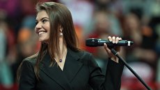 Олимпийская чемпионка по художественной гимнастике Алина Кабаева. Архивное фото Олимпийская чемпионка по художественной гимнастике Алина Кабаева. Архивное фото