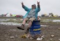 Зритель на музыкальном фестивале Нашествие 2017 в поселке Большое Завидово в Тверской области Зритель на музыкальном фестивале Нашествие 2017 в поселке Большое Завидово в Тверской области
