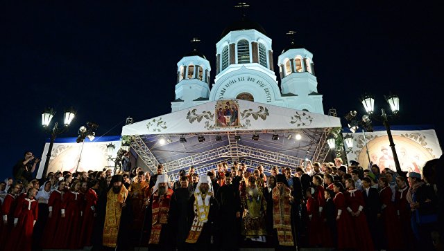 В Екатеринбурге стартовал царский крестный ход от Храма-на-Крови В Екатеринбурге стартовал царский крестный ход от Храма-на-Крови