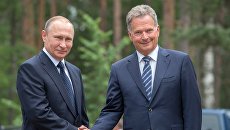 Президент РФ Владимир Путин и президент Финляндии Саули Ниинисте. Архивное фото Президент РФ Владимир Путин и президент Финляндии Саули Ниинисте. Архивное фото