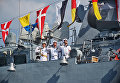 Военнослужащие ВМФ РФ на корабле Черноморского флота во время генеральной репетиции парада кораблей ко Дню ВМФ в Севастополе Военнослужащие ВМФ РФ на корабле Черноморского флота во время генеральной репетиции парада кораблей ко Дню ВМФ в Севастополе